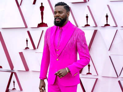 Pria Paling Stylish di Oscar 2021