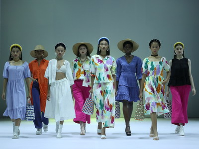 Cottonink x Nagita Slavina Memeriahkan Show Senayan City di Jakarta Fashion Week 2022