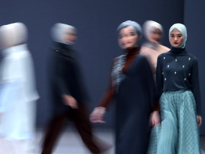 5 Inspirasi Gaya Bukber dari Jakarta Fashion Week 2021