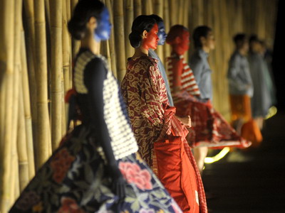 Keindahan Fashion Indonesia di Pelataran Candi Prambanan