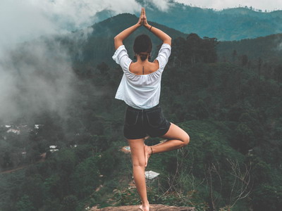 Lebih Bahagia dengan Yoga