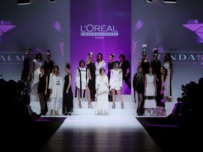 Tampil Memukau di Runway Jakarta Fashion Week dengan L'Oréal Professionnel